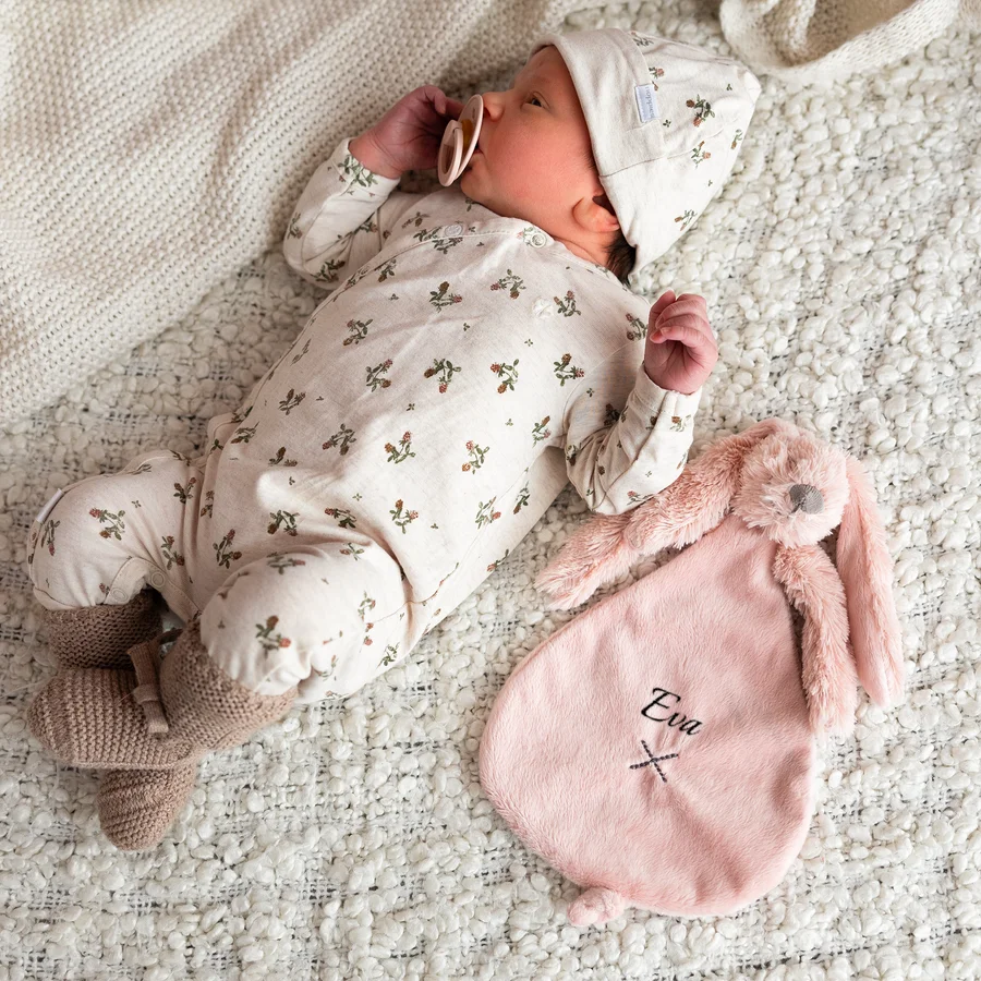 Top 5 leukste kinderopkikkers happy horse konijn knuffeldoekje met naam roze.png